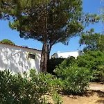 Sondela Self Catering Шале *