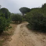 Sondela Self Catering Шале *