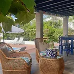Sondela Self Catering Сан-Мартинью-ду-Порту