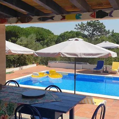 Sondela Self Catering Сан-Мартинью-ду-Порту