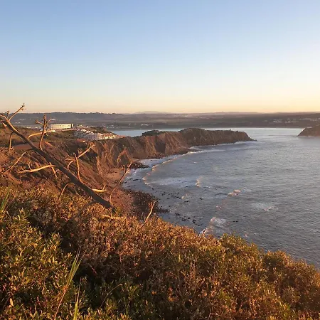 Sondela Self Catering Alpesi faház São Martinho do Porto