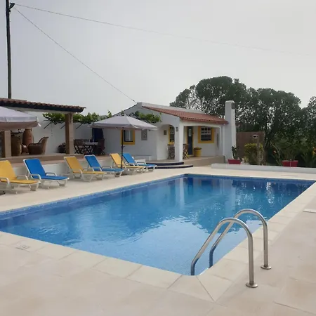Шале Sondela Self Catering Сан-Мартинью-ду-Порту